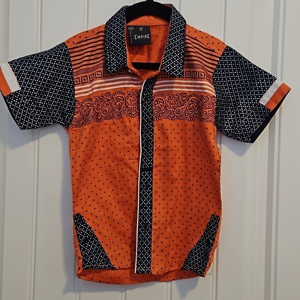 🩴Orange button down with design Size  2T Boy